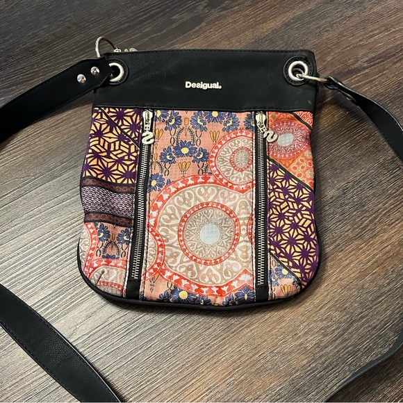 Desigual sling crossbody bag - Picture 1 of 7